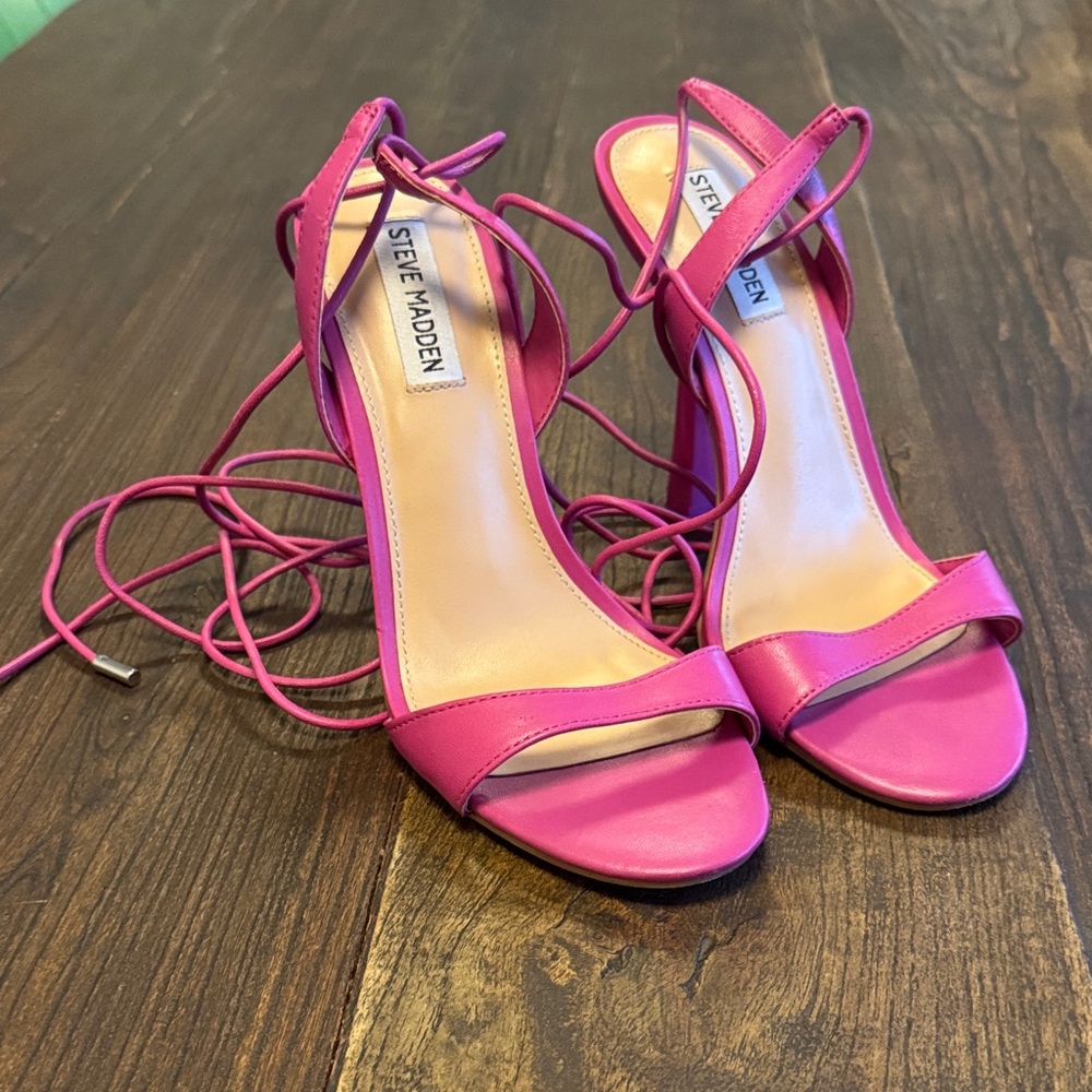 Steve Madden Fuchsia Strappy Heels